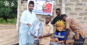 10 Remise symbolique a Fawoukpe 1