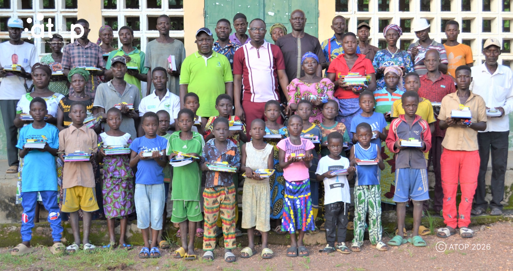 17 Beneficiaires et donateurs a lissue de la ceremonie