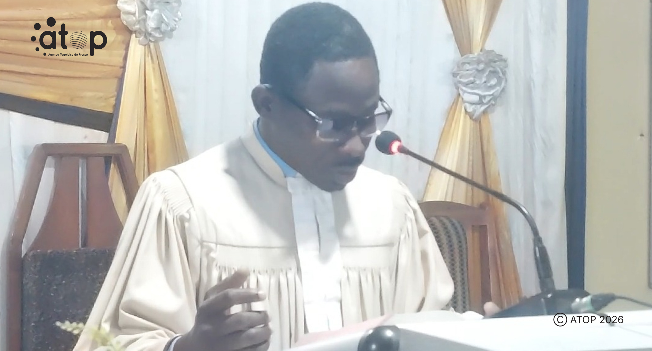17 Le pasteur Baboh Dape Kodjo lors de son culte a Badou