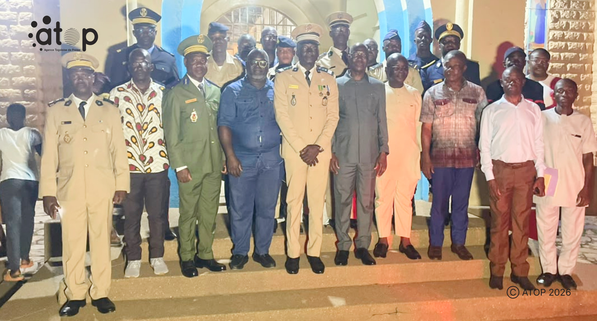 21 Photo densemble des officiels a la fin de la messe catholique a Sokode