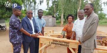 Ogou : Des tables-bancs au CEG Datcha Campement