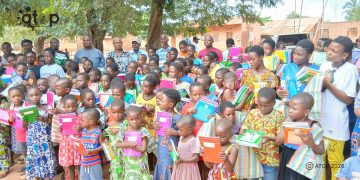 Yoto/rentrée scolaire 2026-2027 : Le député Djissénou distribue des kits scolaires aux nécessiteux de la préfecture