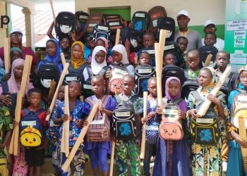 Tchaoudjo : 60 orphelins reçoivent des kits scolaires