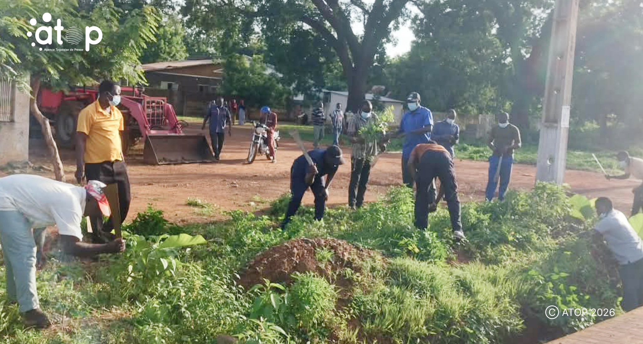 62 Les alentours de la mairie de Mango assainis