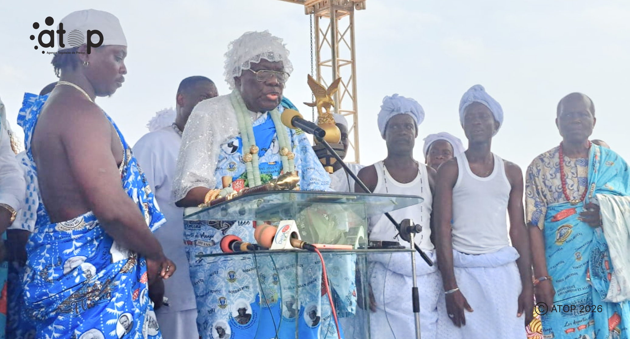 63 Sa Majeste Nana Ane XV sadresse a lassistance