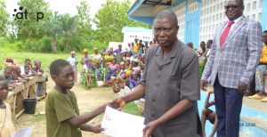 7 M. Ayidote Sossou remettant la naissance