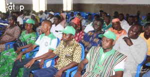 Tône/Politique : Le mouvement républicain « Le Togo en marche » approuve la 5è République 2 71 Les militants et professionnels des medias lors de la conference de presse