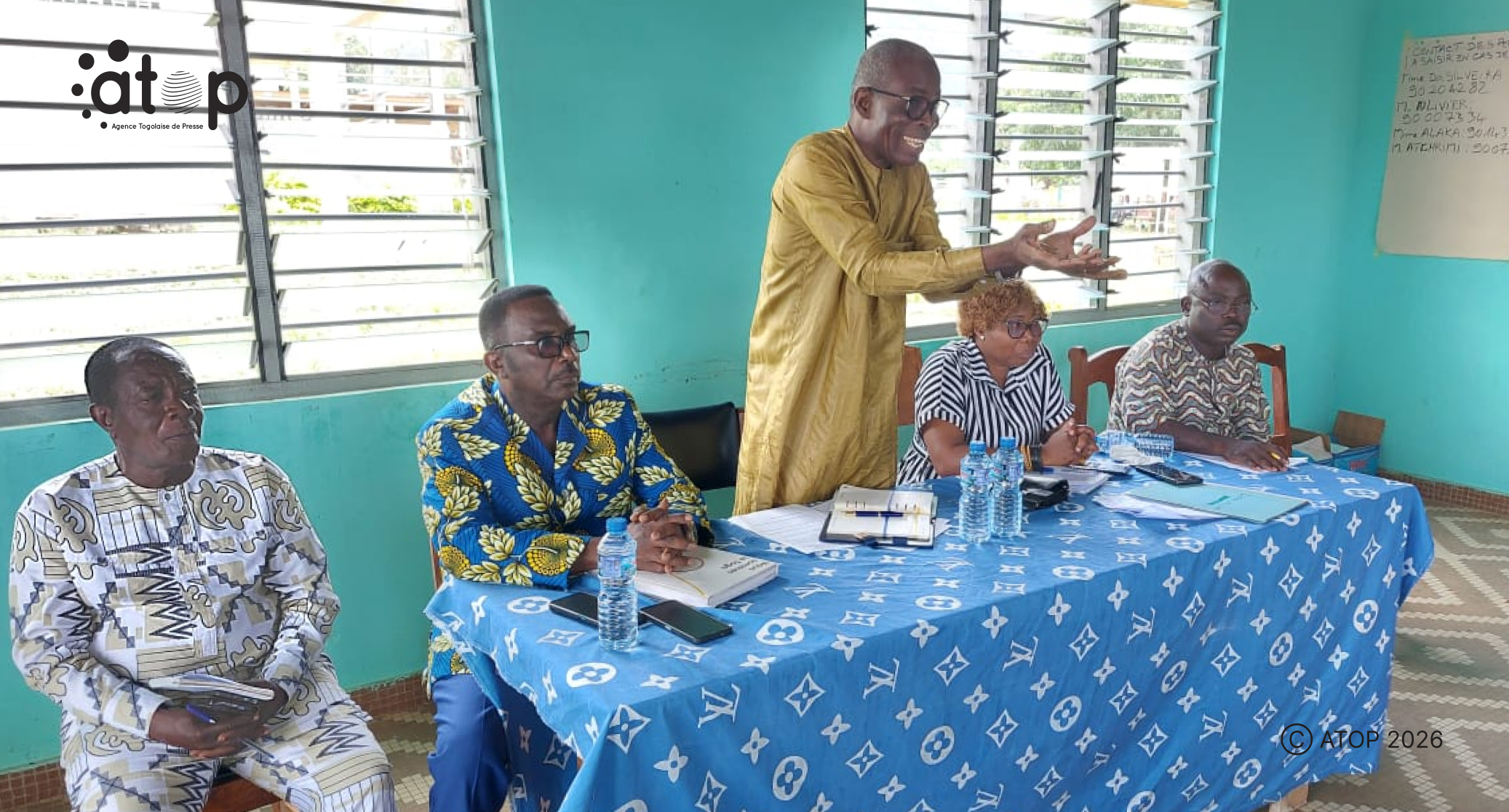 9 Le senateur Me Dessenou exhortant les ensignants au travail