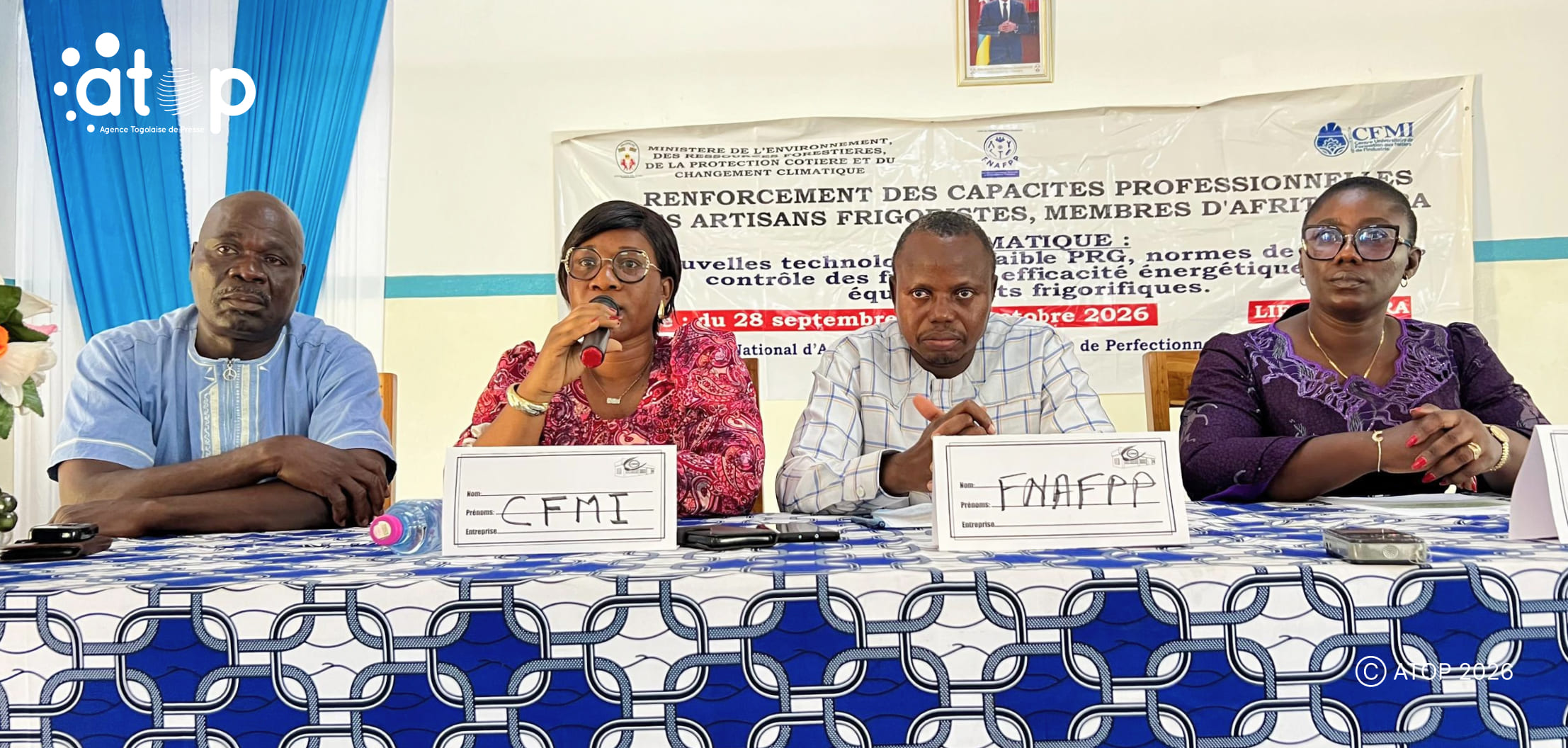 9 Table dhonneur lors douverture de la formation