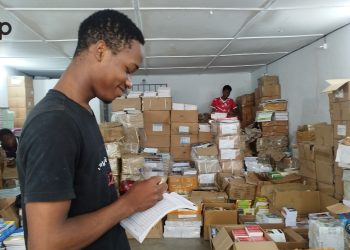 Rentrée scolaire, les fournitures exposées, les clients se font attendre