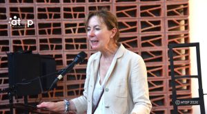 Vernissage des photos du livre ‘‘Vivre avec l’albinisme en Afrique’’ 2 Mme Garette donnant son allocution