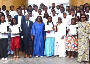 Excellence académique : 60 meilleures filles au BAC II 2026 primées 2 Excellence académique : 60 meilleures filles au BAC II 2026 primées