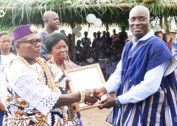 Arrêté de reconnaissance à M. Aglotou Yaotse Grégoire chef de village Hounocopé