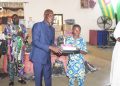 Centrale/rentrée solidaire 2026 : 340 élèves vulnérables reçoivent des kits scolaires du gouvernement