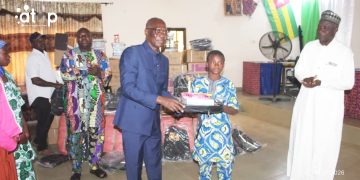 Centrale/rentrée solidaire 2026 : 340 élèves vulnérables reçoivent des kits scolaires du gouvernement