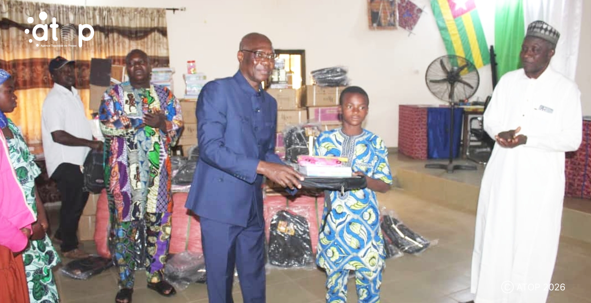 Centrale/rentrée solidaire 2026 : 340 élèves vulnérables reçoivent des kits scolaires du gouvernement 1 Oliver 11 1
