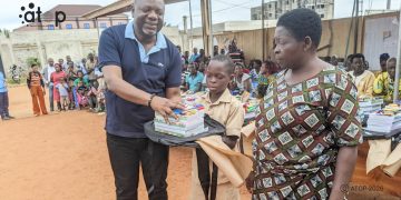Agoè-Nyivé 5 : 200 kits scolaires pour soutenir les élèves des familles sinistrées