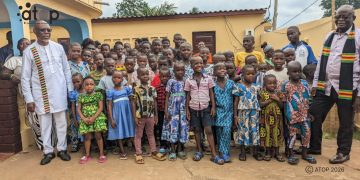 Agou:  Le sénateur Paniah Sylvain offre des kits scolaires aux démunis