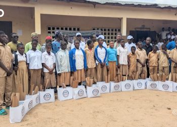 Tchaoudjo : Les anciens élèves du CEG Tchawanda soutiennent leurs cadets