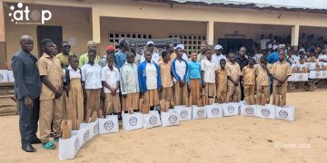 Tchaoudjo : Les anciens élèves du CEG Tchawanda soutiennent leurs cadets