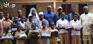 Tchaoudjo : Des kits scolaires aux élèves méritants et démunis de quatre établissements 2 Oliver 30 2