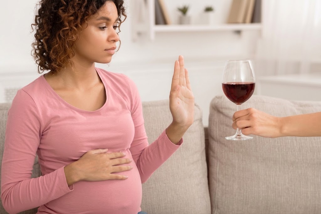 Une femme enceinte dit non a lalcool Photo internet.jfif