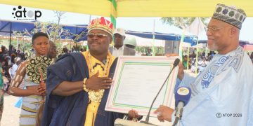 Tône/Chefferie traditionnelle : Le décret de reconnaissance remis au nouveau chef de canton de Lotogou 5 Tône/Chefferie traditionnelle : Le décret de reconnaissance remis au nouveau chef de canton de Lotogou