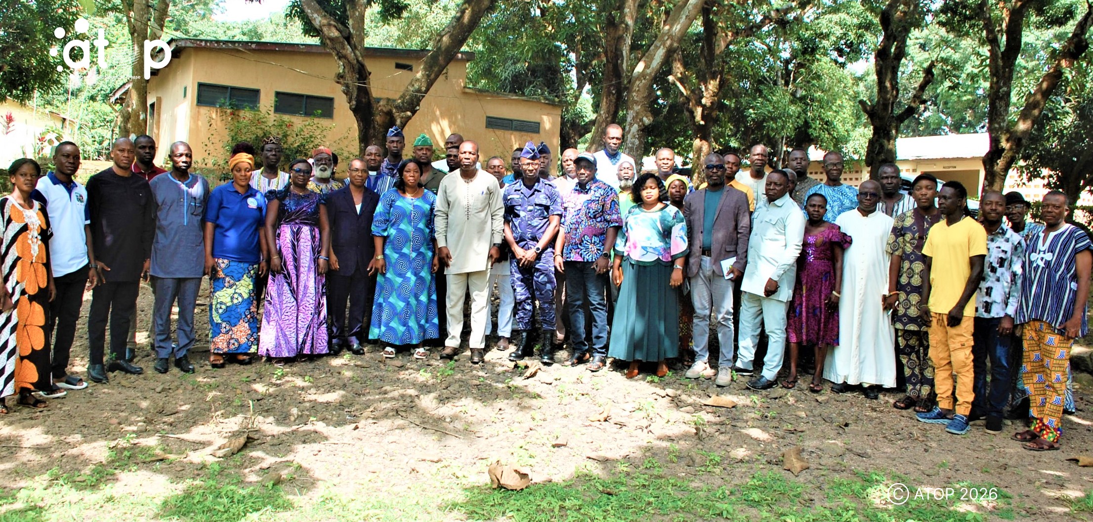 12 Participants et officiels