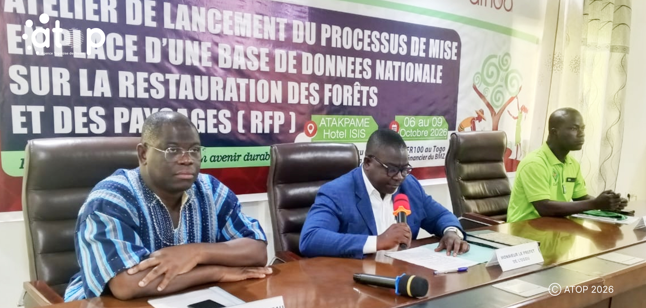 13 Le prefet Ekpe au milieu ouvrant les travaux
