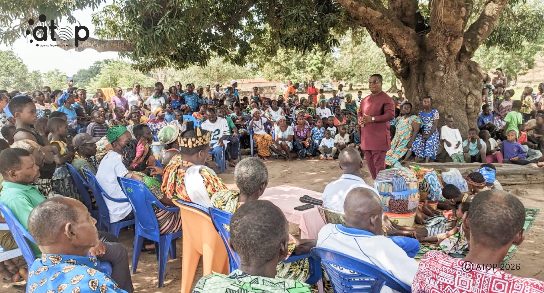 Agou/accès à l'eau potable : La population de Niâmes informée d'un projet d'installation d'un forage dans leur localité 1 17 Lhonorable Yossah Yawotse echange avec la population
