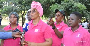 19 Mme Zenabou face aux journalistes