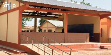 Projet « Savanes Kpaadu » : Une délégation constate l’évolution des travaux de construction d’apatam scolaire amélioré