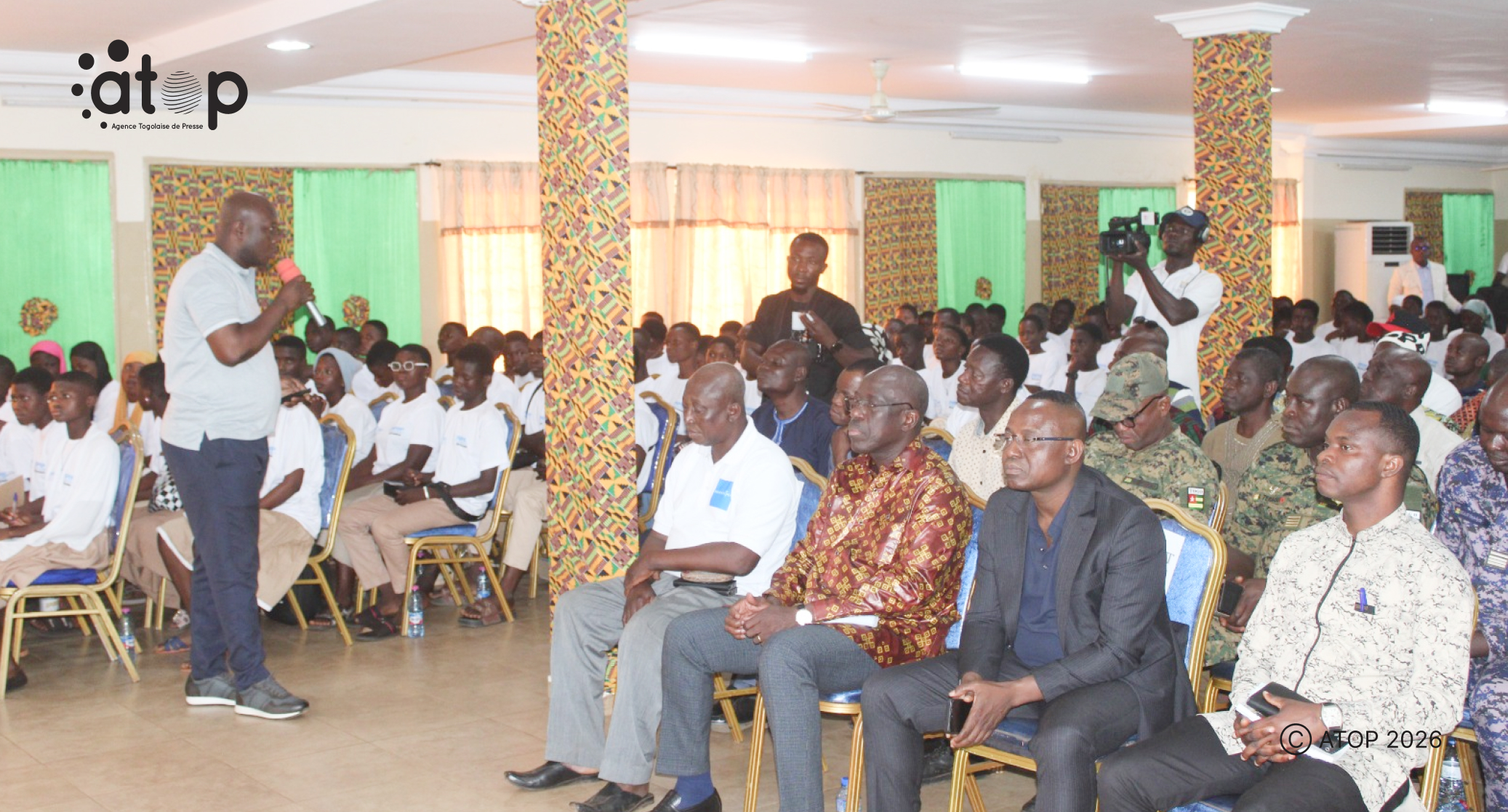 23 Presentation dun expose en presence des officiels