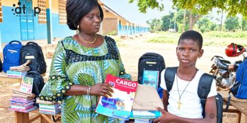 Tandjouaré/Social :  17 élèves orphelins bénéficient de kits scolaires   