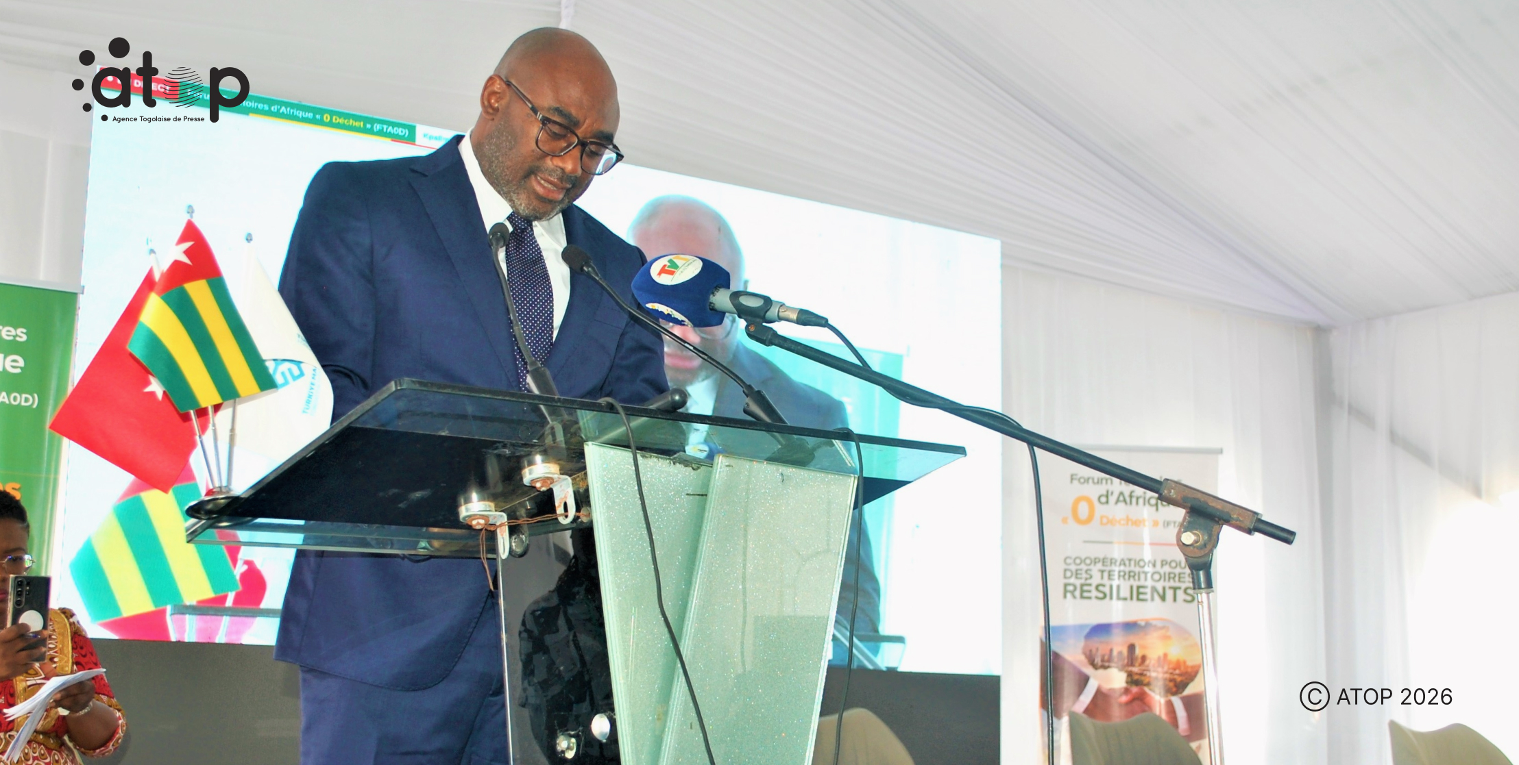 4 Le ministre en charge de lEnvironnement Pr Kokoroko