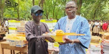 Centrale/Education : Le Conseil régional prime l’excellence scolaire à Tchamba et Sotouboua 5 Centrale/Education : Le Conseil régional prime l’excellence scolaire à Tchamba et Sotouboua