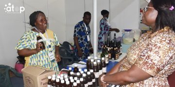 Reportage/ SIALO : Le miel de neemA Kafd’or séduit les visiteurs