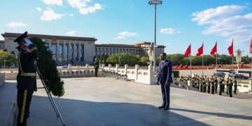 A Pékin, Faure Gnassingbé honore la mémoire des héros du peuple chinois