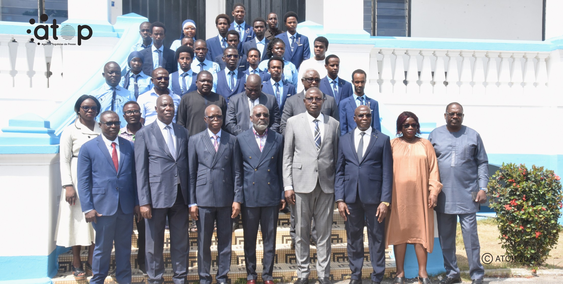 Les officiels et des enarques