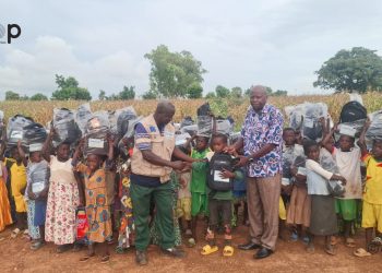 Tône/éducation : 4 000 kits scolaires pour soutenir la rentrée des élèves dans les Savanes